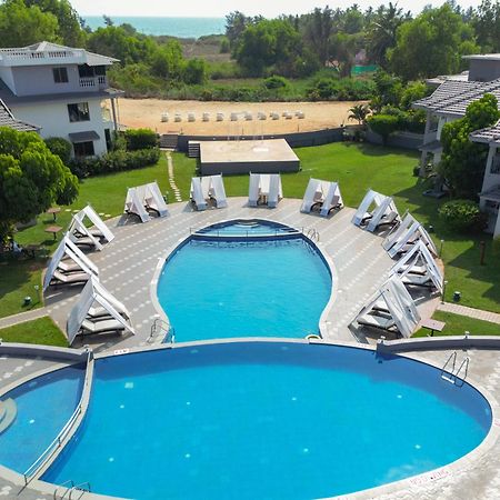 Regenta Baywatch Resort, Goa Бенаулім Екстер'єр фото