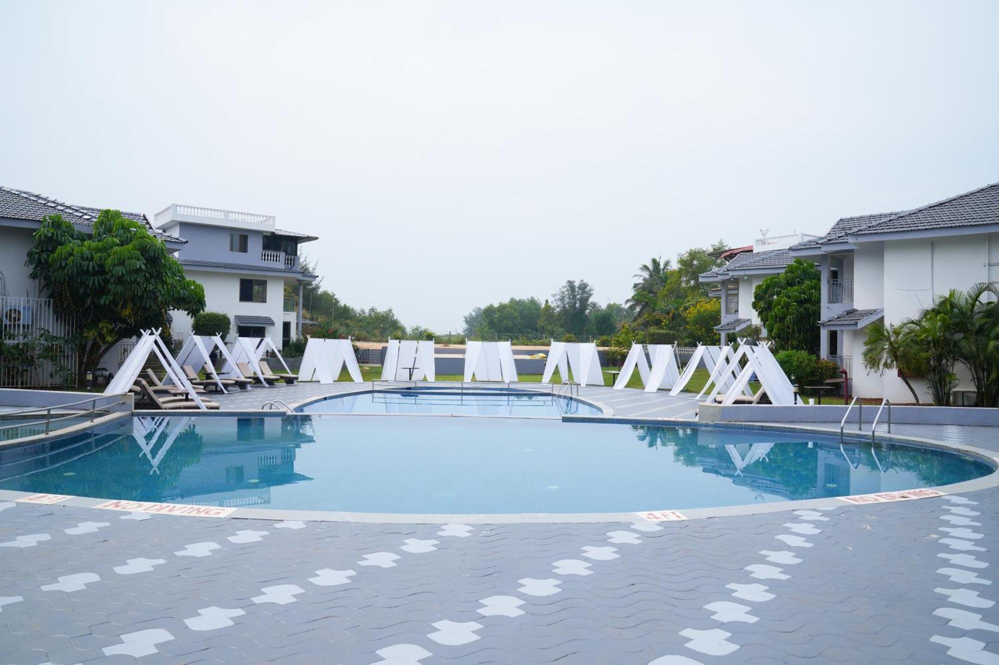 Regenta Baywatch Resort, Goa Бенаулім Екстер'єр фото