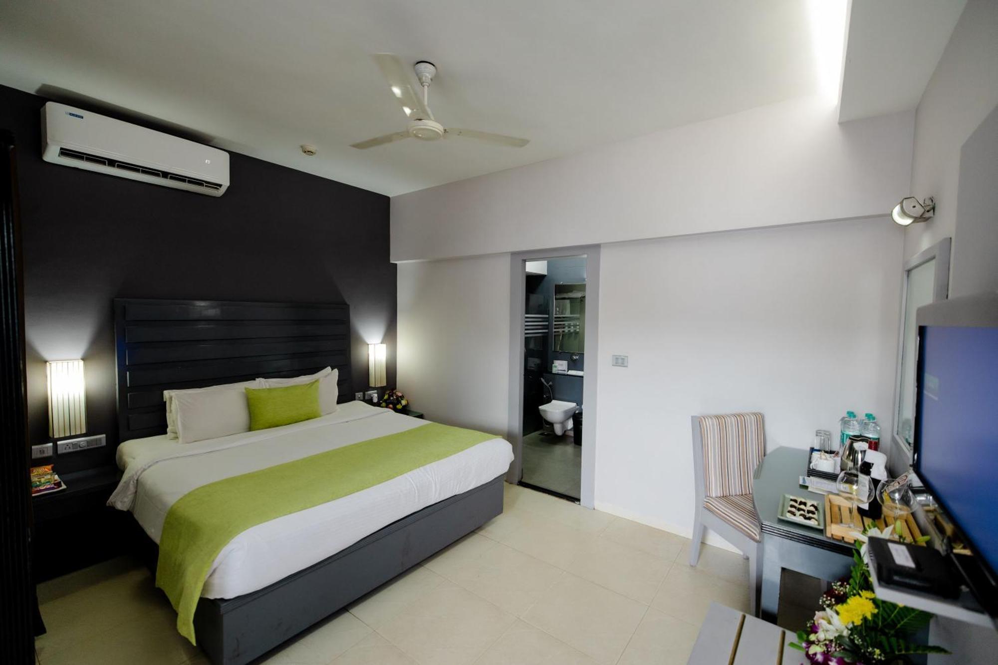 Regenta Baywatch Resort, Goa Бенаулім Екстер'єр фото